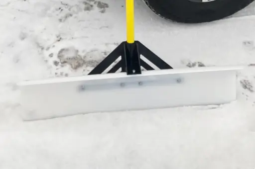 UHMWPE Snow Shovel