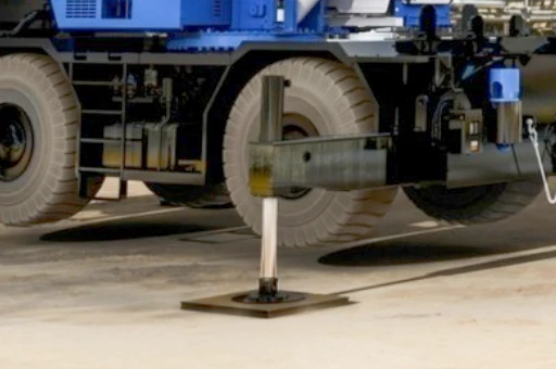 What Are the Functions of UHMWPE Crane Outrigger Pads in Construction Engineering